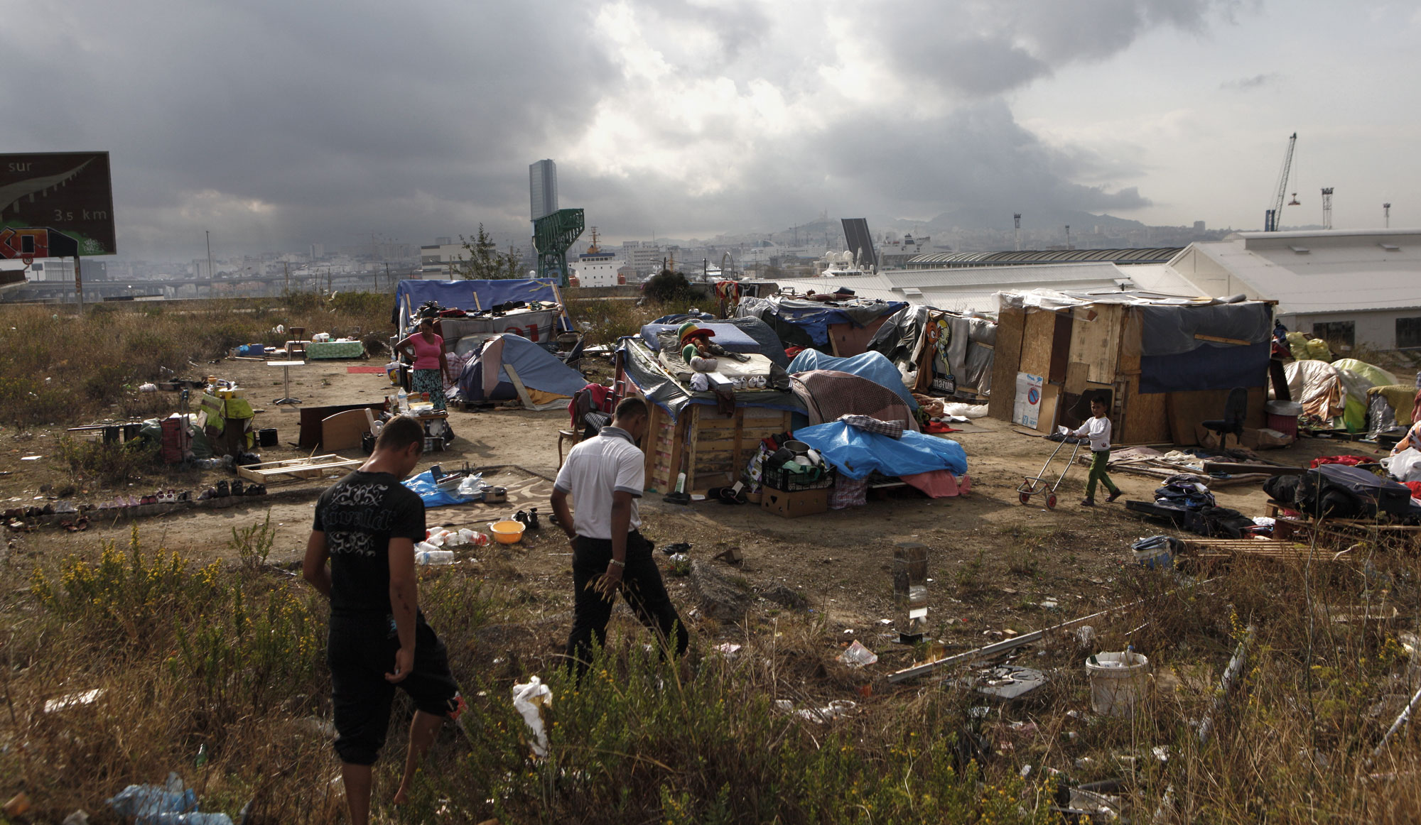 Des-favelas-Non-des-campements-roms.jpg