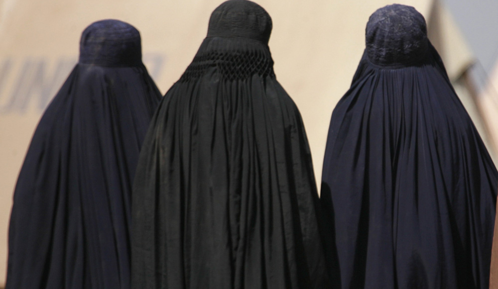 La-burqa-est-bannie-de-l-espace-politique-pas-de-la-rue.jpg
