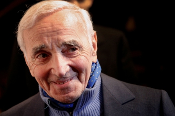 Charles Aznavour va recevoir une étoile sur le Walk of Fame
