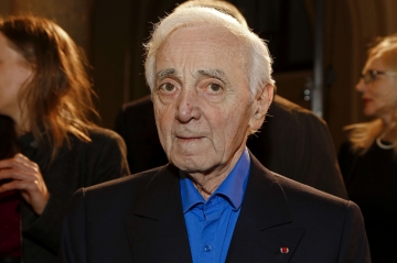 Après sa chute, Charles Aznavour contraint d'annuler des dates de sa tournée