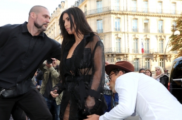 Un déséquilibré agresse Kim Kardashian à Paris...Voir photos